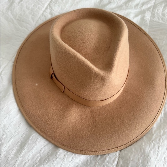 None Accessories - NWOT hat